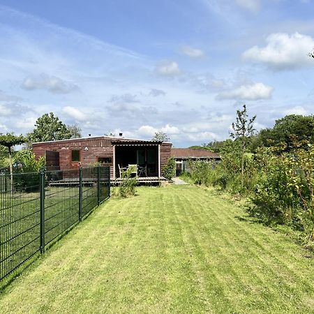 Villa Vrijstaand Chalet Met Veel Buitenruimte En Veranda à Zuid-Scharwoude Extérieur photo