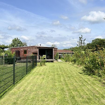 Vrijstaand Chalet Met Veel Buitenruimte En Veranda Zuid-Scharwoude Extérieur photo