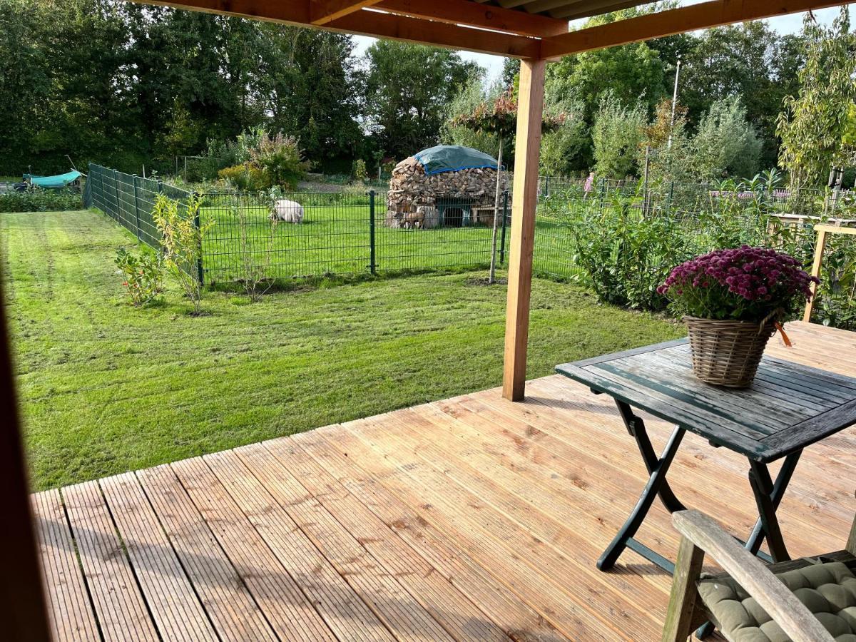 Villa Vrijstaand Chalet Met Veel Buitenruimte En Veranda à Zuid-Scharwoude Extérieur photo