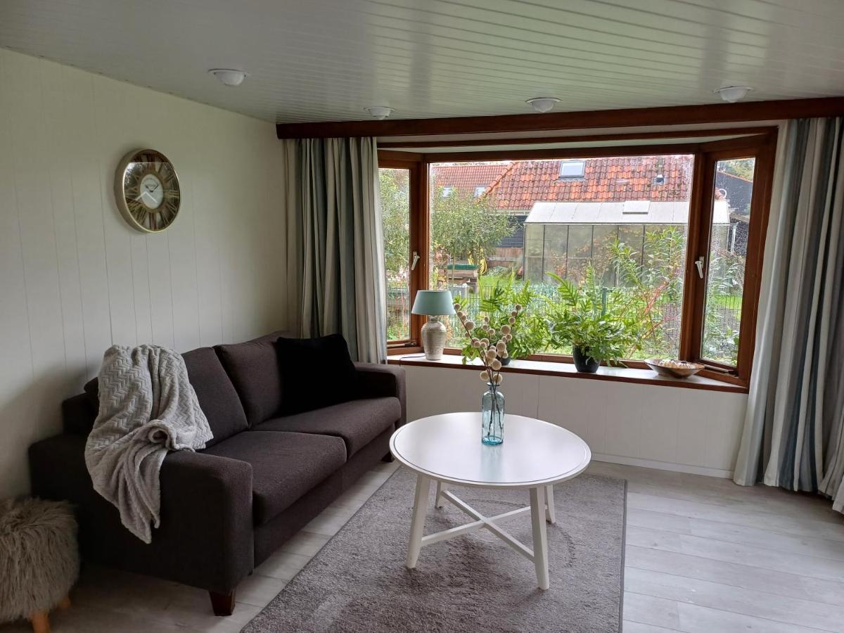Vrijstaand Chalet Met Veel Buitenruimte En Veranda Zuid-Scharwoude Extérieur photo
