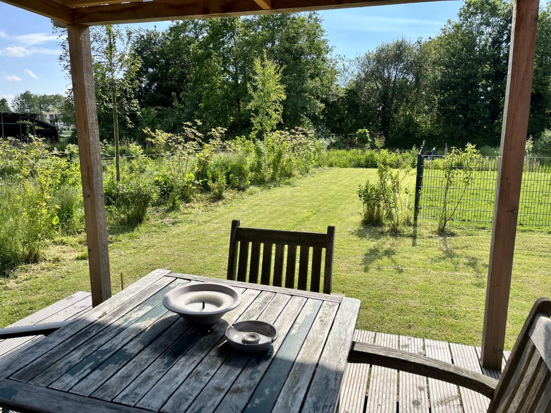 Villa Vrijstaand Chalet Met Veel Buitenruimte En Veranda à Zuid-Scharwoude Extérieur photo